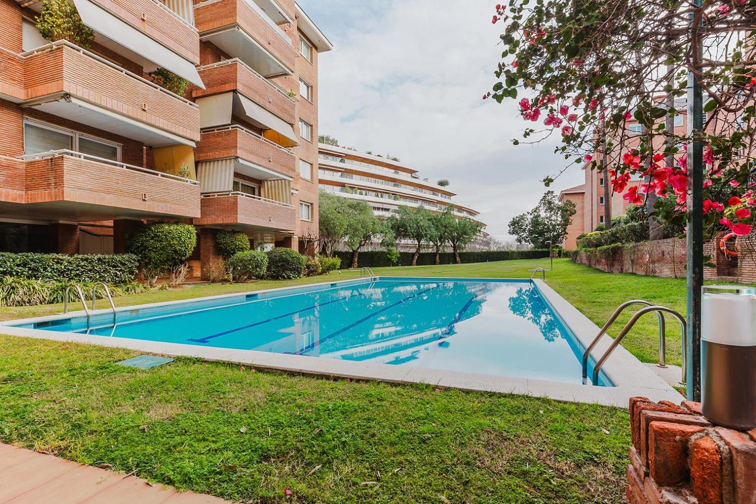 Apartment Blueground Pedralbes Pool Garden Ac Bcn-175