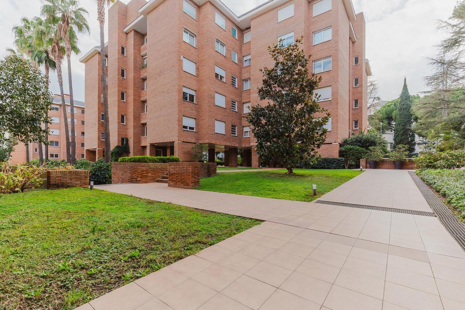 Blueground Pedralbes Pool Garden Ac Bcn-175 Apartment *